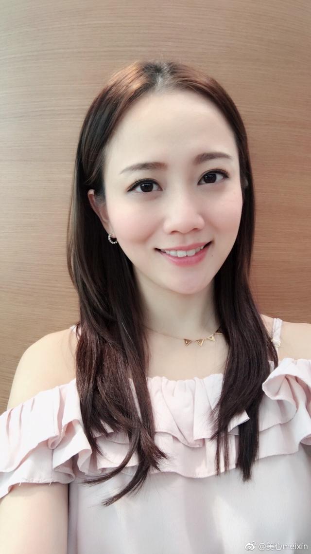 她是赵本山最漂亮的女弟子，曾是国外选美冠军，28岁仍如此清纯！