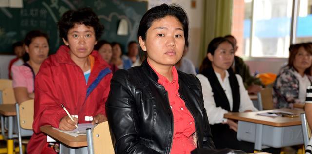 两千多学生家长冒雨来学校都为了这件事