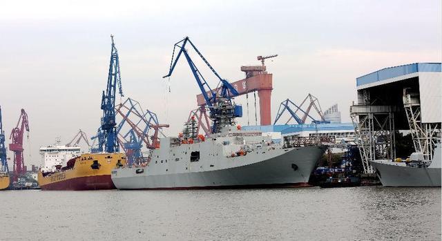 上海最新万吨巨舰已近完工，下月或将进行首次试航