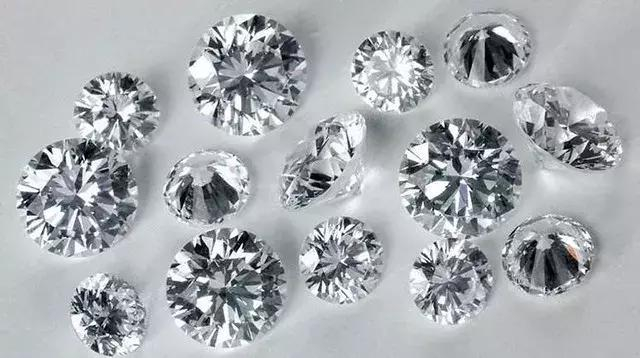 去香港买买买，哪些牌子和内地的差价大？这样买名牌更省钱！