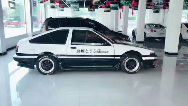 头文字D传奇经典AE86，它是国内唯一的一辆