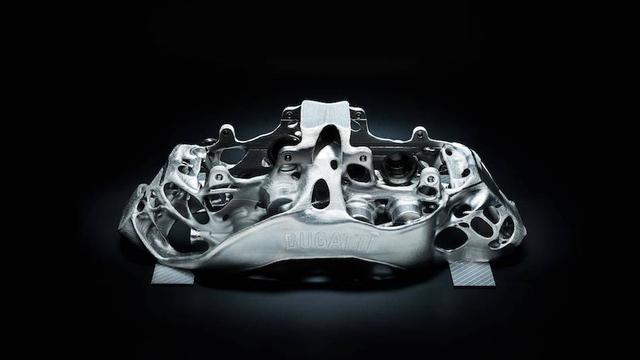 布加迪打造3D 列印钛合金8 活塞煞车卡钳