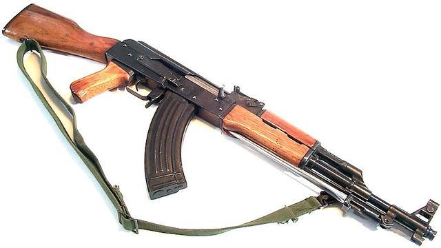 AK47、AKM、56式冲锋枪的特点，不要再傻傻的分不清楚了！