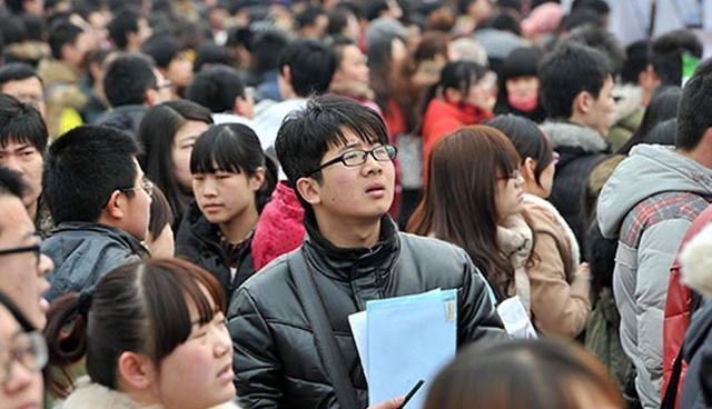 大学这个专业“最心酸”, 前景一片大好, 却难涨工资起薪低!