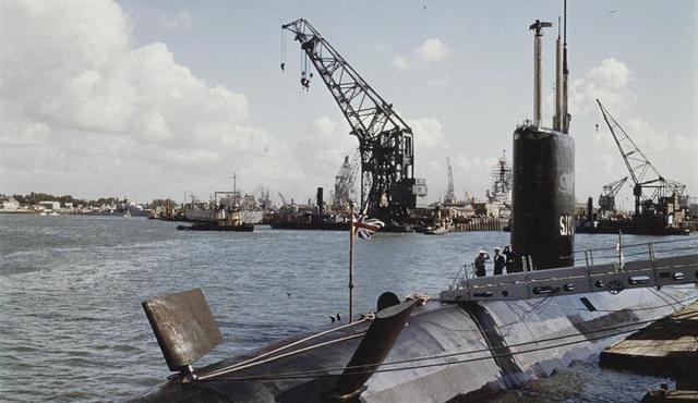 技术来自美国 第一台反应堆也是美国造：英国第一艘核潜艇无畏号