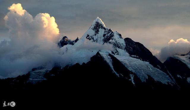 盘点中国十大山脉高峰排行，这些又高又美的山，它居然排第二？