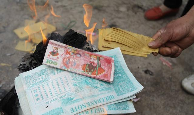 烧纸钱，旧时风俗起源