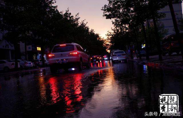 闪电、大雨、落日、夕阳！摄影师拍下狂风大雨中的濮阳，太美了！