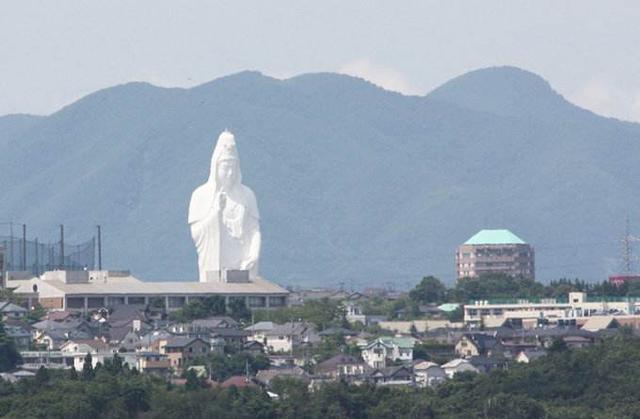 日本仙台超巨大大观音雕像! 网友: 仿佛异世界般的视觉冲击力!