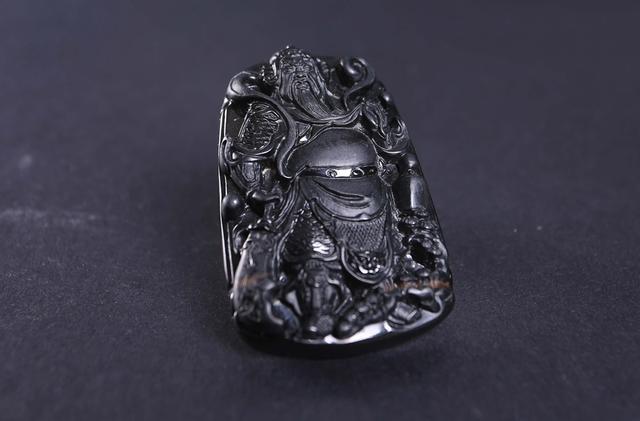 翡翠小知识——翡翠的色