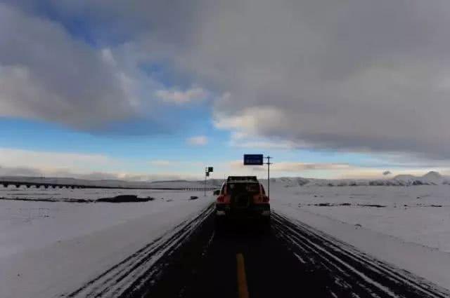 西藏降雪天气，道路结冰黄色预警