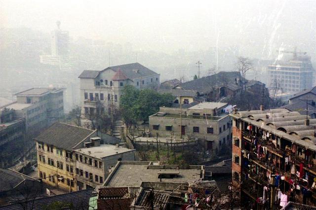 1988年的重庆老城是这样！这就是最真实的写照，你一定不知道