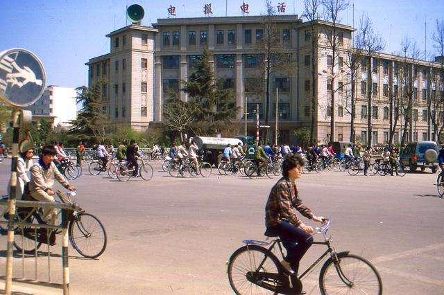 80年代初昆明珍贵老照片: 没想到80年代的昆明是这样子