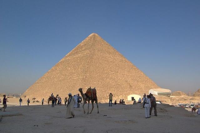 埃及最古老金字塔发现如同客机的空间，据说是外星人的黑科技
