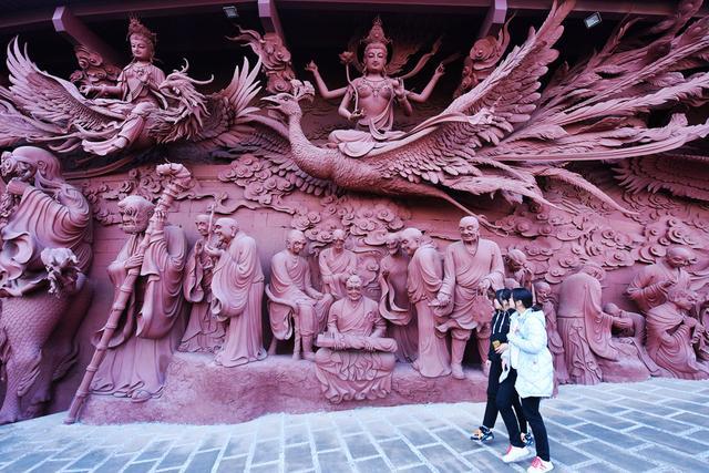 绵阳圣水寺——现代雕塑的展览馆