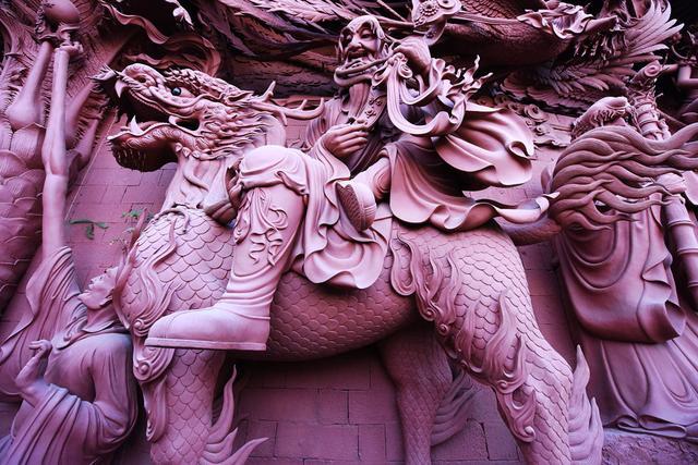 绵阳圣水寺——现代雕塑的展览馆