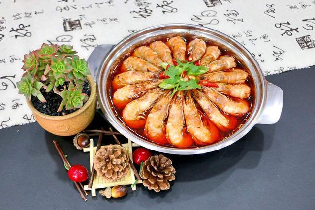为什么饭店的大铁锅从来都不粘锅？