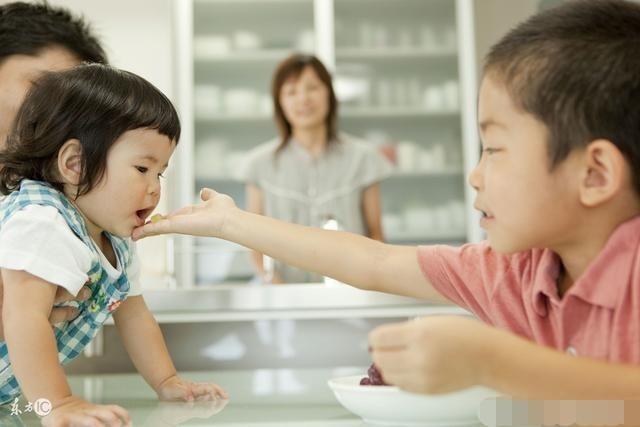 生两个孩子的十大好处，三大坏处，到底生不生？