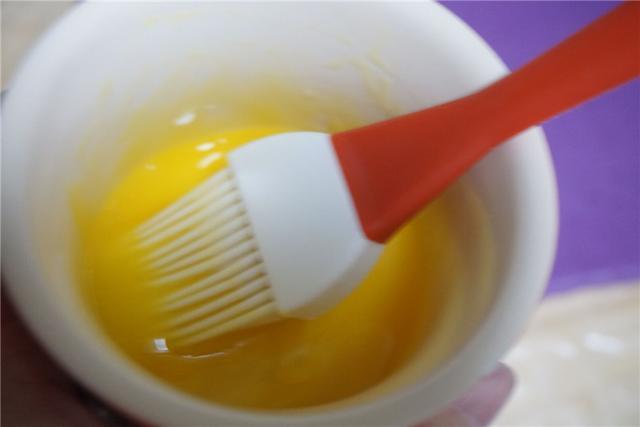 脆香嘎嘣脆的紫薯条，这是大人都爱吃的小零嘴，放的住做法又简单