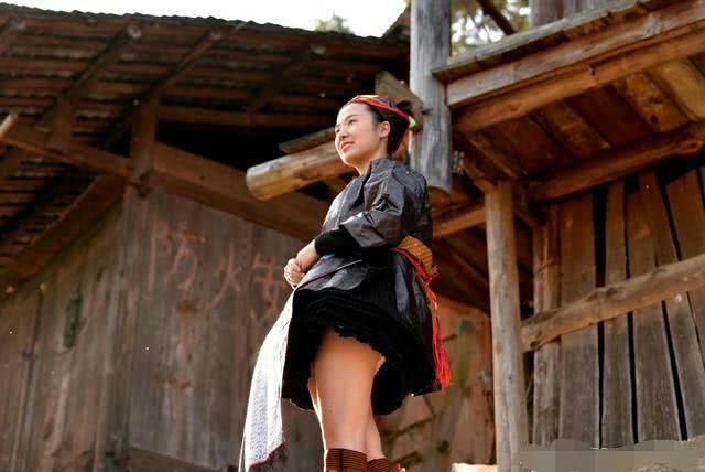 中国早在500年前就开始穿世界上最短的裙子，内不穿裤子