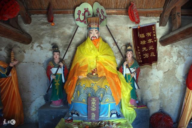 “张姓就是贵姓，不用免贵”，历史上不能免贵的三个姓