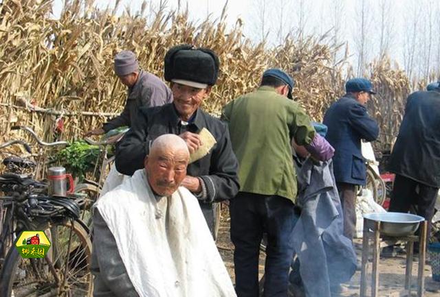 农村过年现在都在干什么，这组照片看完让人泪目！