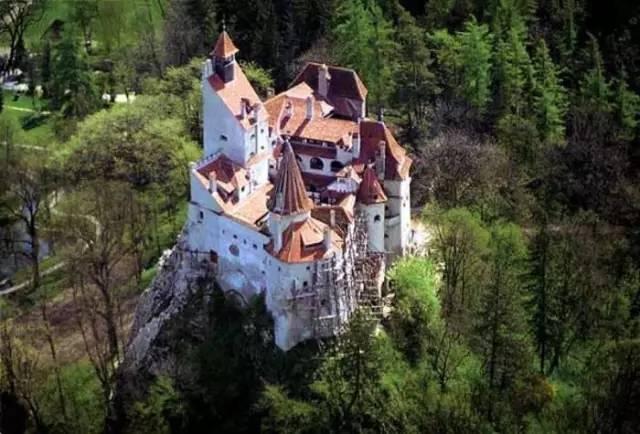 童话里的竟然都是真的！全球最美的十大城堡！