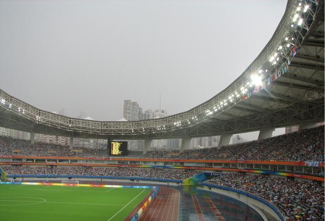 “地表最强”周杰伦演唱会上海站取消，让位足协杯决赛