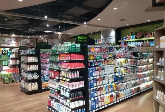 记者探店｜香江百货最新万平旗舰店的品类逻辑与理念思维