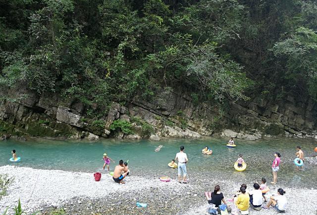 宜昌五峰渔洋关洞河，源自于土家美女的传说