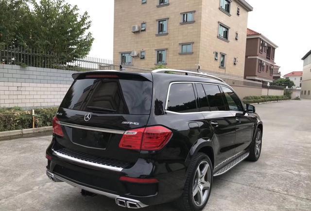 这车60多W拥有 2015款奔驰GL63 AMG 黑色黑内