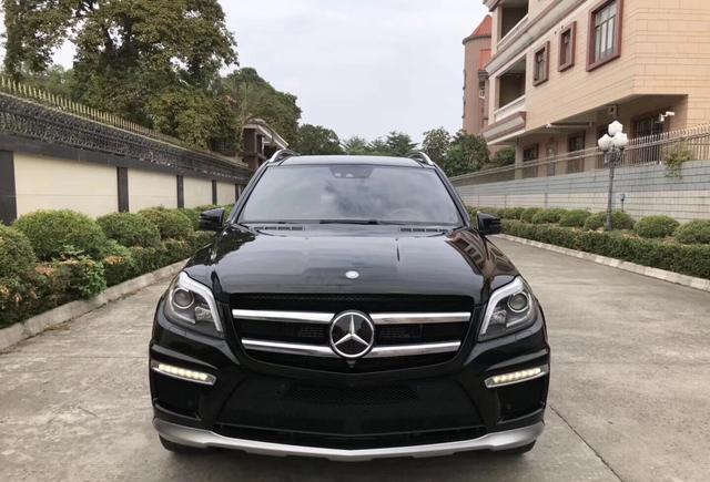 这车60多W拥有 2015款奔驰GL63 AMG 黑色黑内