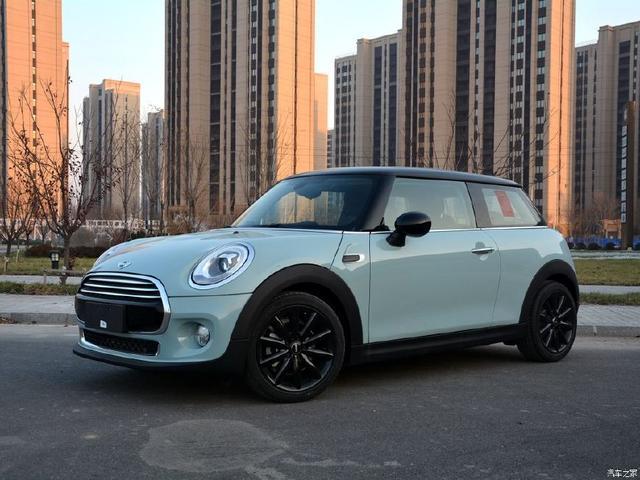 国产mini，外形精致，捷豹式旋钮挂挡，顶配卖5万，完虐大众POLO