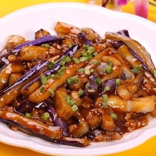 为什么饭店的大铁锅从来都不粘锅？