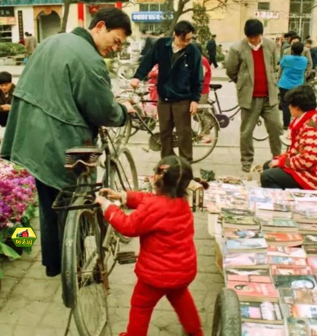 农村过年现在都在干什么，这组照片看完让人泪目！