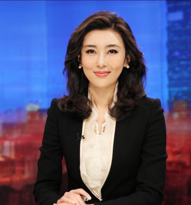 央视主持人李红素颜近照大曝光，被誉为央视“第一美女”