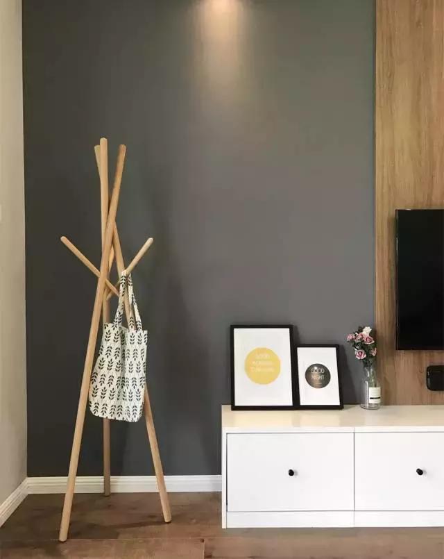 客厅墙壁选择什么颜色，怎么搭配？