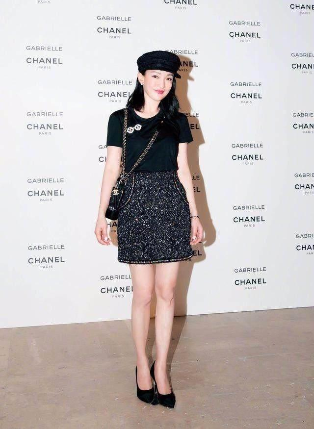 43岁周迅和30岁刘诗诗撞衫,小13岁输个精光,一个大妈一个少女