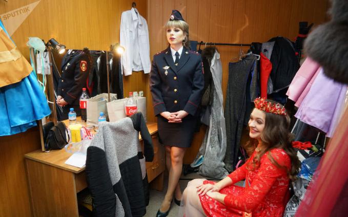 俄罗斯女兵选美大赛,女警飞行员齐亮相,看看前三名颜值如何