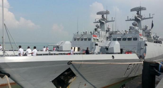 又一艘护卫舰顺利下水, 该国只买中国造, 海军已装备十几艘