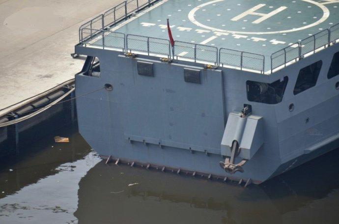 陆军海战队的巨无霸！最新装备拷贝071型船坞登陆舰！