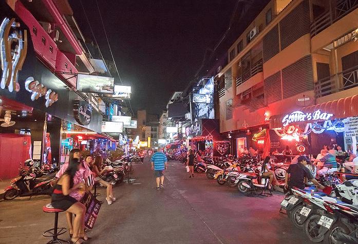 畅游泰国芭提雅风月步行街, 欧洲游客遍及街头