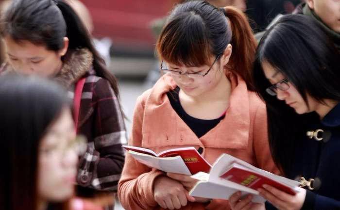 女硕士面试笔试均第一, 却未被录用, 报考公务员要注意这些