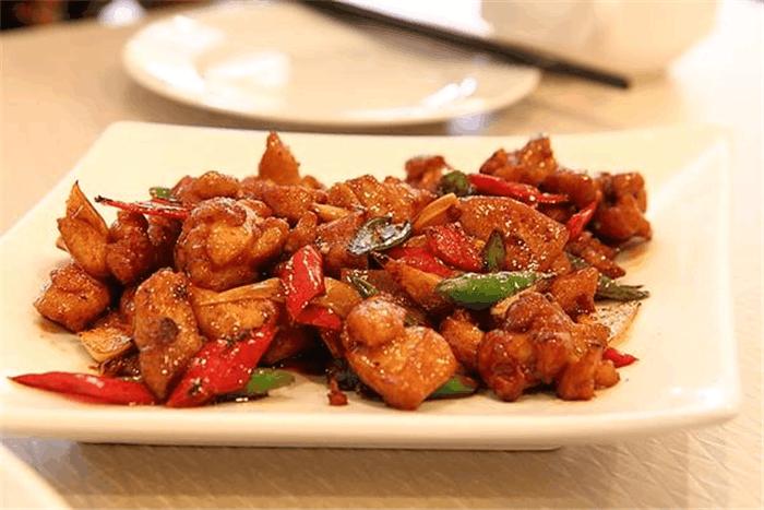 外国人最喜欢吃的中国菜：北京烤鸭还是左宗棠鸡？