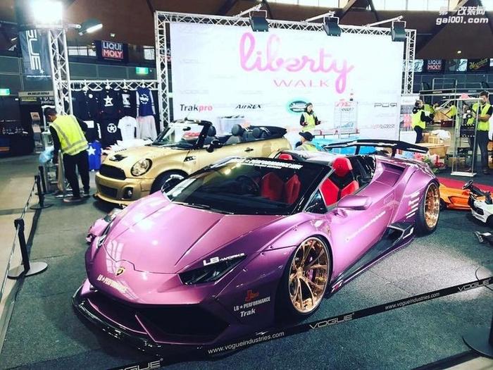 Liberty Walk改装紫色Huracan Spyder