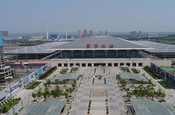 西部这个高铁站是中国最大的高铁站, 你知道是哪里吗?