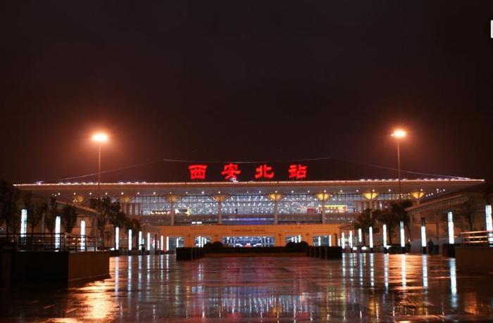 西部这个高铁站是中国最大的高铁站, 你知道是哪里吗?