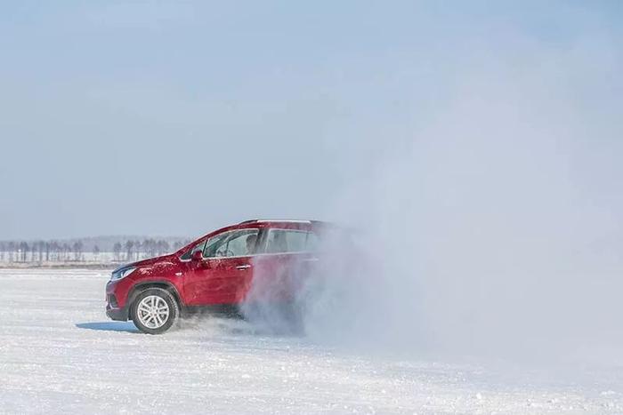 开在-35℃的冰天雪地里，雪佛兰家族表示这都不算事儿