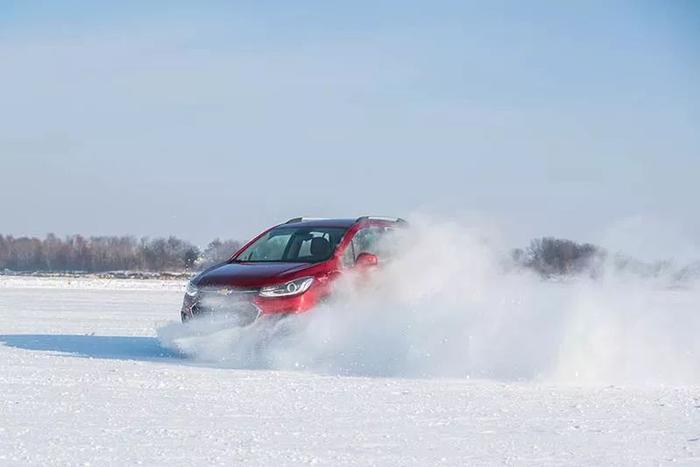 开在-35℃的冰天雪地里，雪佛兰家族表示这都不算事儿