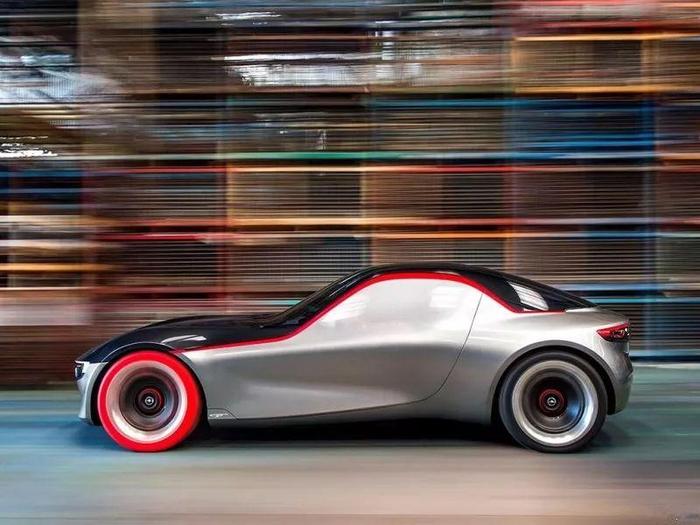欧宝推出一款没有后视镜和侧挡风玻璃的跑车, 将于2019年上市